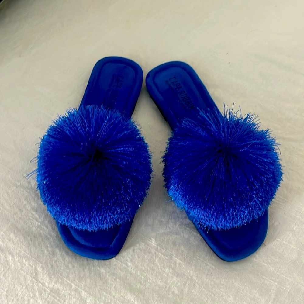 Cape Robbin sandals size 6